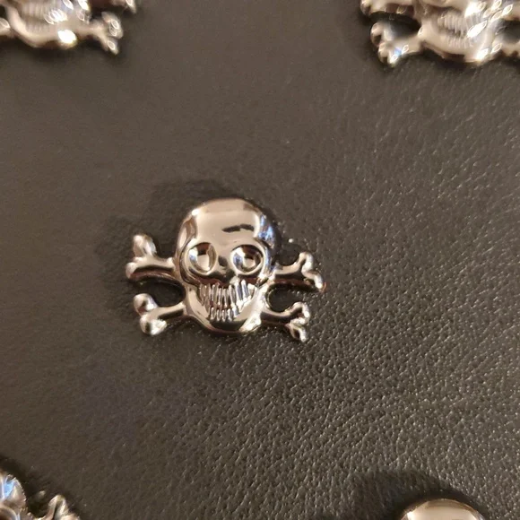 BETSY JOHNSON black Skull Purse Magnetic Clasp Solid Construction!! - Picture 4 of 11